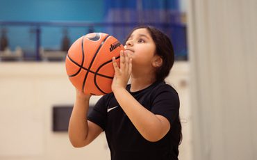 17 Girl going for basket