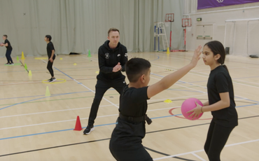 Birdie in the Middle